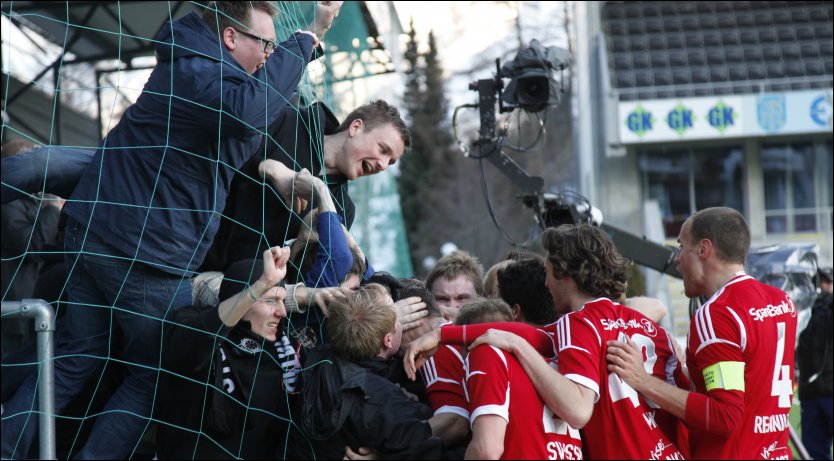 Rosenborgs målfeiring med Kjernen i Sogndal, 7. april 2013.