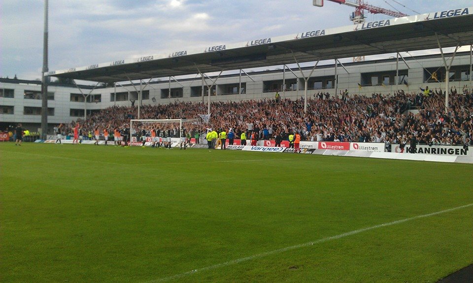 Bortefeltet på Åråsen stadion, 9. august 2015.